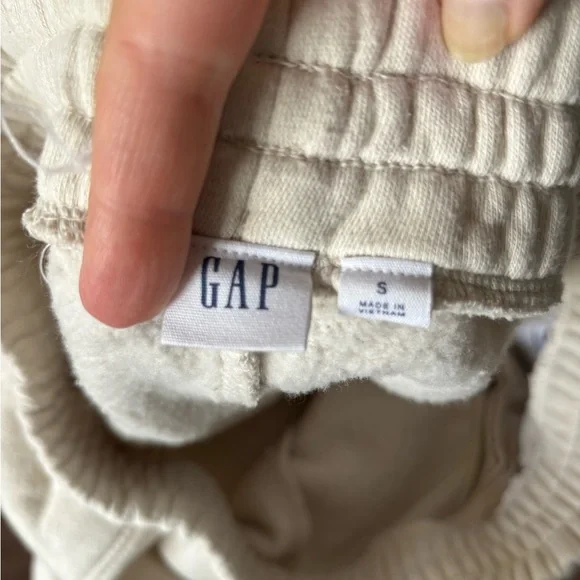 GAP Cream/light tan Wide-Leg Seamed Sweatpants - Picture 4 of 6